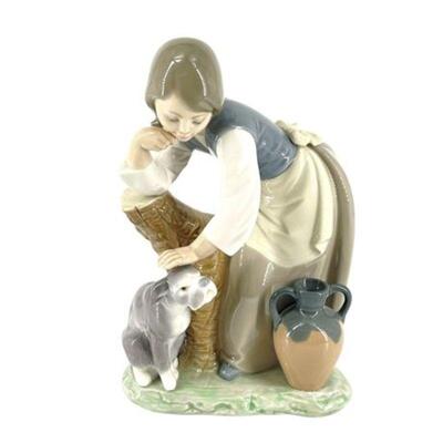 Lot 036
Lladro 'Caress and Rest' Porcelain Figurine Spain #1246