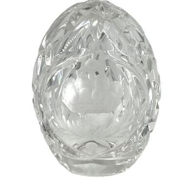 Lot 043
Janik Maria Russian Style Crystal Cut Engraved Egg