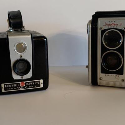 (2) Vintage: Kodak Brownie Hawkeye Flash Model & Kodak Duaflex II with Kodet Lens