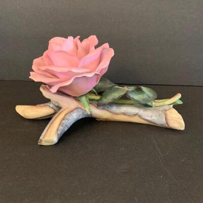 The Royal Horticultural Society. The Queen Elizabeth Rose. 1981 Sculpted by Ronald Van Ruyckevelt