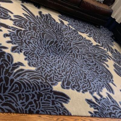 Martha StewartLiving 8 by 10 100% wool Chrysanthemum 