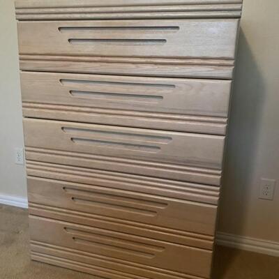 Modern Style Light Wood Chest of Drawers