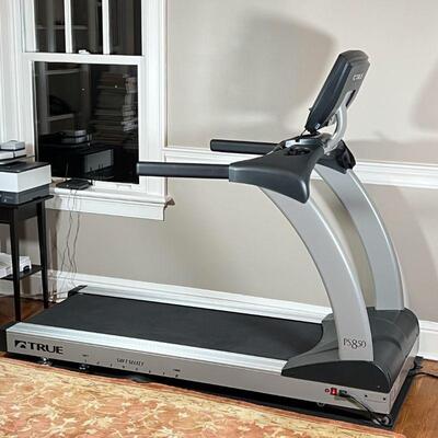 TRUE PS850 TREADMILL | Appearing in excellent condition
