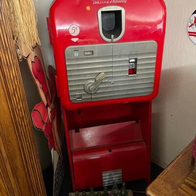 Vendo coke machine fully
Restored 5 cent machine . 1930’s purchased from auction of Robert Ulrich - we will take bids ! Starting at...