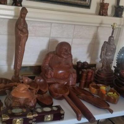 great large wooden Bbuddha