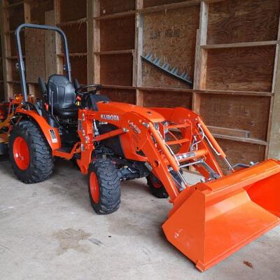 Kubota B2301 with only 32 hours
