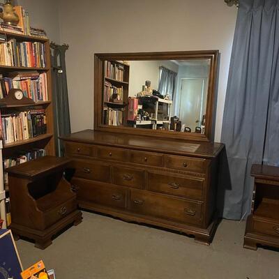 Ethan Allen 2 nightstand and dresser and mirror