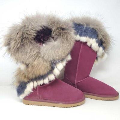 #1106 • Women's Winter Fuzzy Ugg Boots Size 9