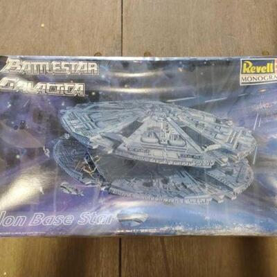 #4096 â€¢ New in Box Revell Monogram Battlestar Galactica Cylon Base Star