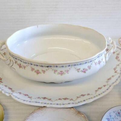#5022 â€¢ Fine China with Tote