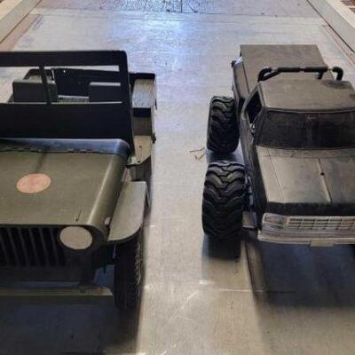#4500 â€¢ Plastic Military Vehicle And RC Car