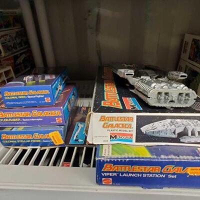 #4098 â€¢ 5 Battlestar Galactica Model Kits in Original Boxes