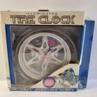 #5502 • Illuminated Tire Clock in Original Box