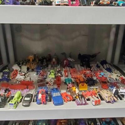 #4134 â€¢ Vintage Transformers Toys. 