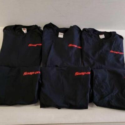 #5252 • 1 XL and 5 L Snap-On Shirts