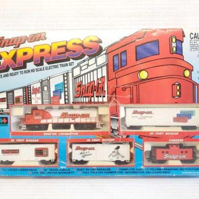 #5120 • Snap-On Express Ho Scale Electric Train Set in Original Box