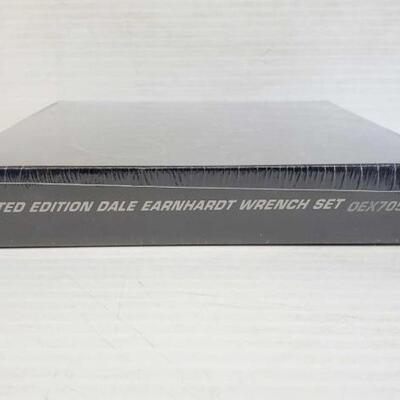 #5102 â€¢ Dale Earnhardt Snap-On Wall Clock in Original Box
