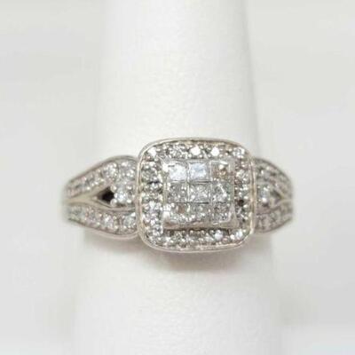 #902 • Sterling Silver Ring With Moissanite Stones, 5.7g: :  Ring Size: 7