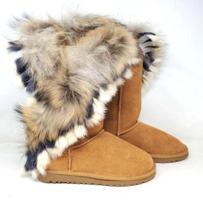 #1110 • Women's Winter Fuzzy Ugg Boots size 98