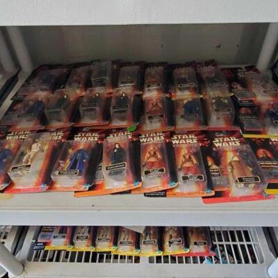 #4048 â€¢ Brand New! 24 Star Wars Episode 1 Figurines with CommTech...