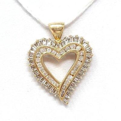 828	

10k Gold Heart Pendant with Diamond Accents, 2.5g
Weighs Approx: 2.5g