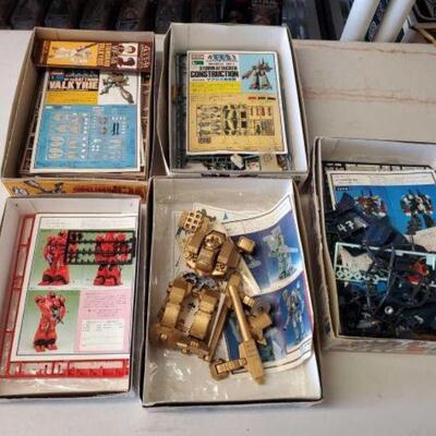 #4146 â€¢ Macross Model Kits, Boxes, and More. 