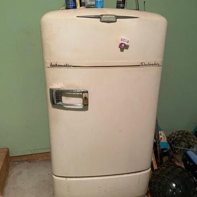 Crowley Shelvador refrigerator vintage