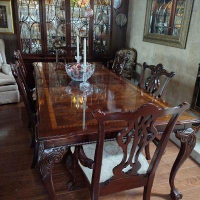 Thomasville mahogany dining table