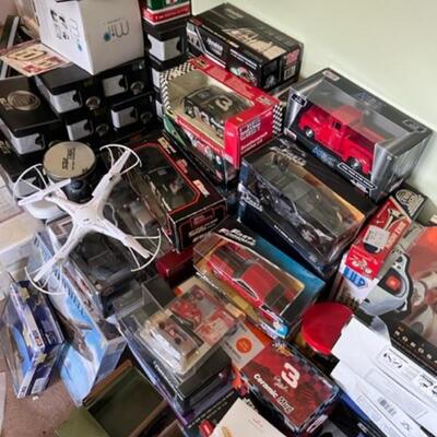 Huge Remote Controlled Planes, Helicopters and More 