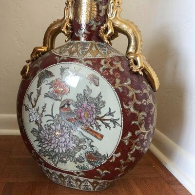 Large Chinese moon flask vase or pilgrim bottle - Porcelain. Full moon shape with a short cylindrical neck and applied gilt dragon...