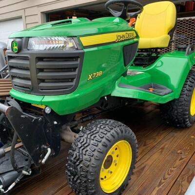 This John Deere x785 tractor is near mint only 67.5 hours on bid till Sunday at 215 pm 