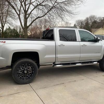 2018 3500 HD Silverado 4x4 pick up new tires rims gorgeous truck with only 23k . On bid till Sunday at 200pm . 