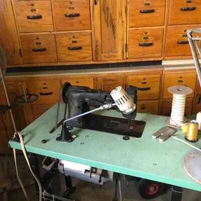 Upholstery Sewing Machine with Table