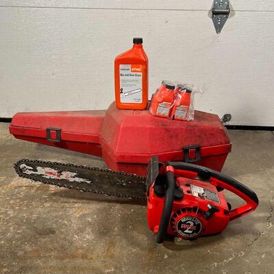 HOMELITE CHAINSAW | Homelite Super 2 chainsaw with hard shell carrying case and accessories