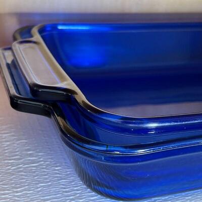 GROUP BAKING TOOLS | Including a Pyrex casserole dish (10 x 8-1/2 in.), (2pc) cobalt blue glass Anchor Ovenware baking pans, assorted...