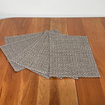 (7pc) MODERN WOVEN PLACEMATS | 18 x 12 in. 