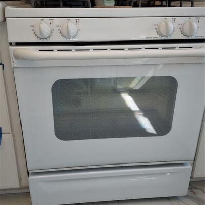 •	GE Gas Slide in Stove w/ full size Oven