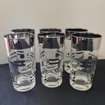 Dorothy Thorpe glassware