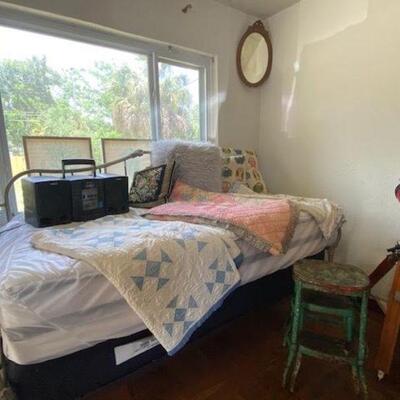 Day Bed, Quilts