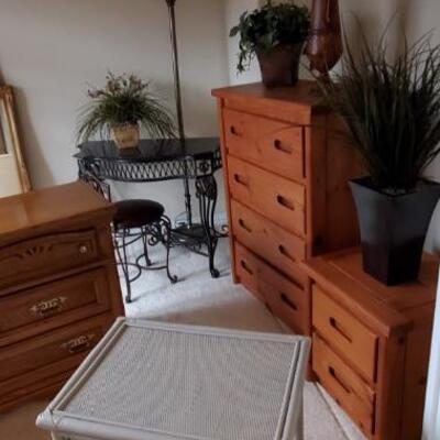 Wood bedroom set