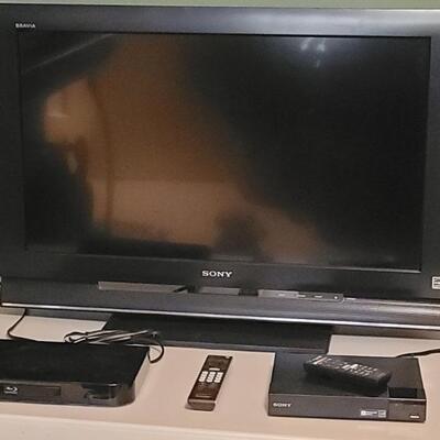 Sony LCD Digital TV Model KDL-32L4000 + 2 DVDs
