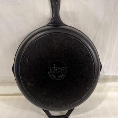 Lodge 10.5in Cast Iron Skillet