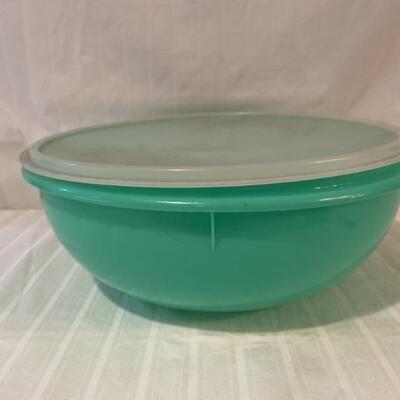 Green Lidded 12.5in Tupperware Bowl