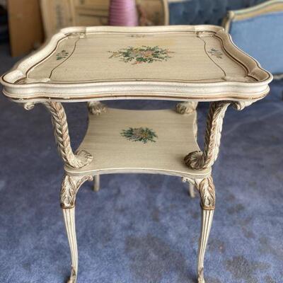 French Style Side Table ~Cabriole Legs & Feather like Supports 