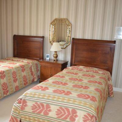 Twin Beds 