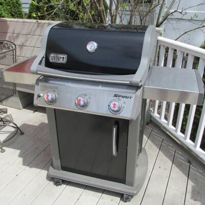 Weber Spirit grill (like new!)