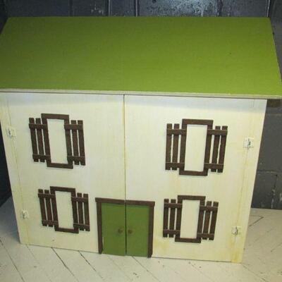 Vintage doll house with dolls & accessories