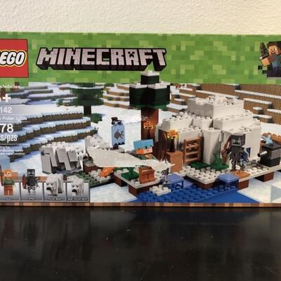 Lego Minecraft The Polar Igloo 21142.