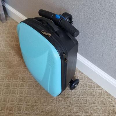 Youth Scooter Suitcase....Carry-on turns into a scooter