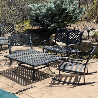 Patio furniture/rockers and table